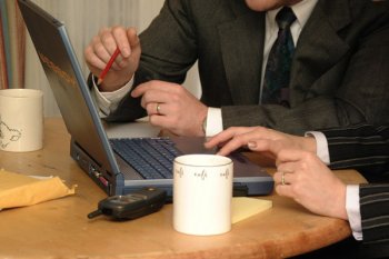 laptop-rece-praca350.jpg